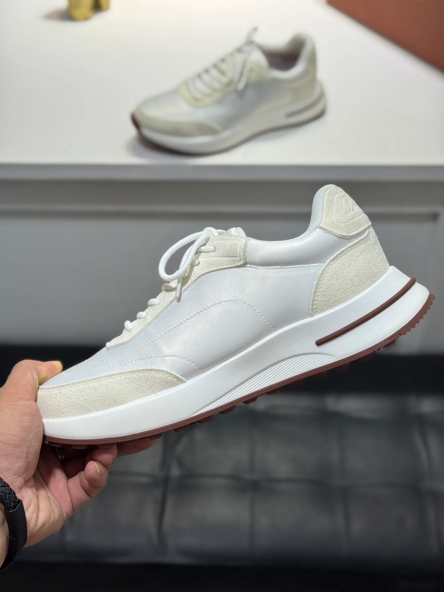 Men's men's shoes 💰440 [New style] 🪳🪳loro piana/LP material: The upper is made of umbrella cloth for routing. Anti-velvet fabric is wrapped on the front and back to ensure stability. The rear is equipped with a cushion to improve wearing comfort. Breathable mesh shoes. Stretch cloth lining𥚃. Latex mesh insole. TPU outsole. Code number: 38-44 (45 customized